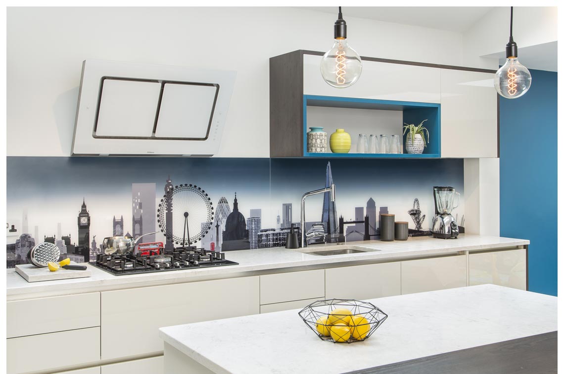 Details about   Glass Splashbacks Fusion London Skyline on Black Glass and Accessories 